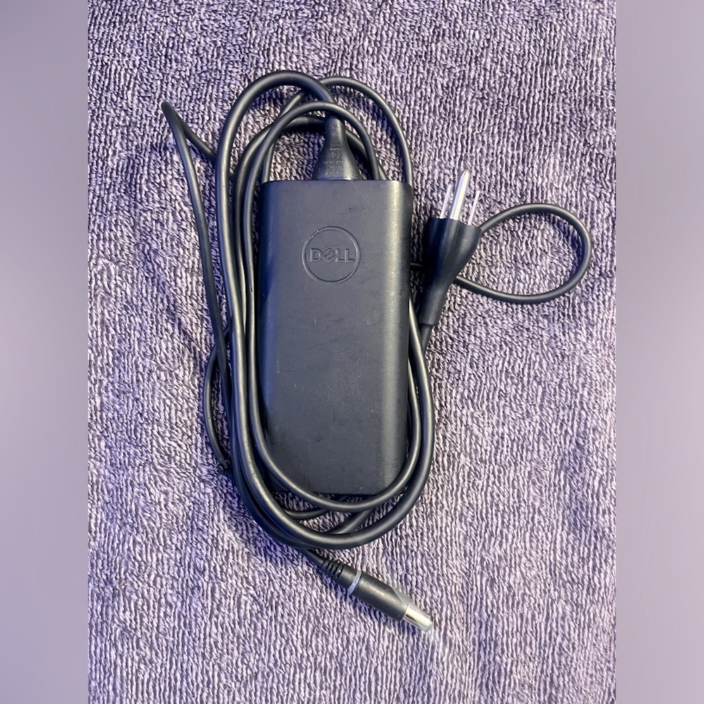 Dell 90w 19.5v AC Adapter - Model No. LA90PM130